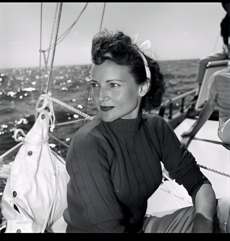 Stunning photos of a young Betty White